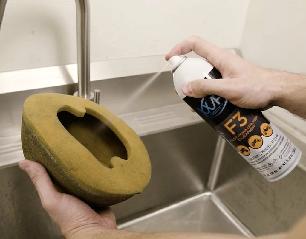 WR Performance Products F3 Fast Foam Filter Cleaner 320 G - Image 2